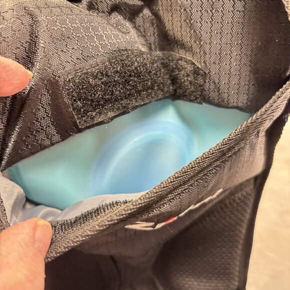Zefal Hydro One Outdoor Hydration Bag 1.5 Liter Chest Strap Dual Access Run NWT - Picture 7 of 14